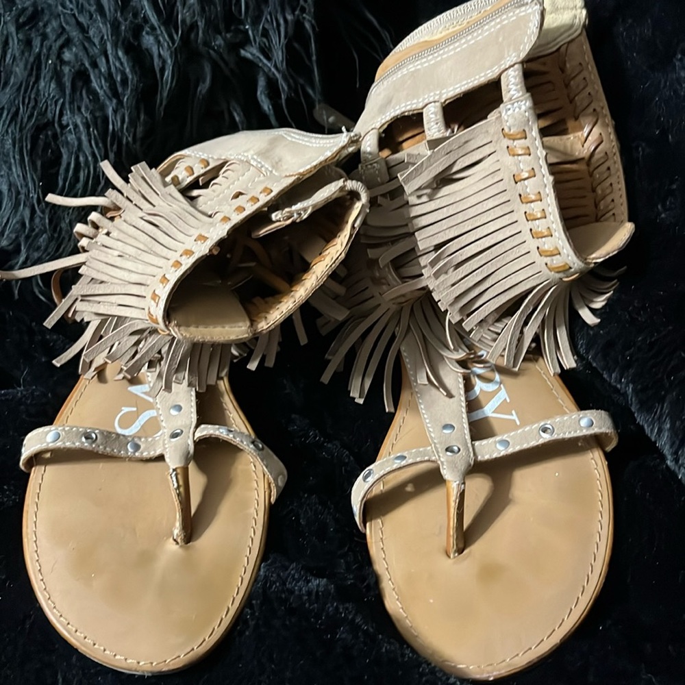 EUC Sam & Libby fringe gladiator sandals 8